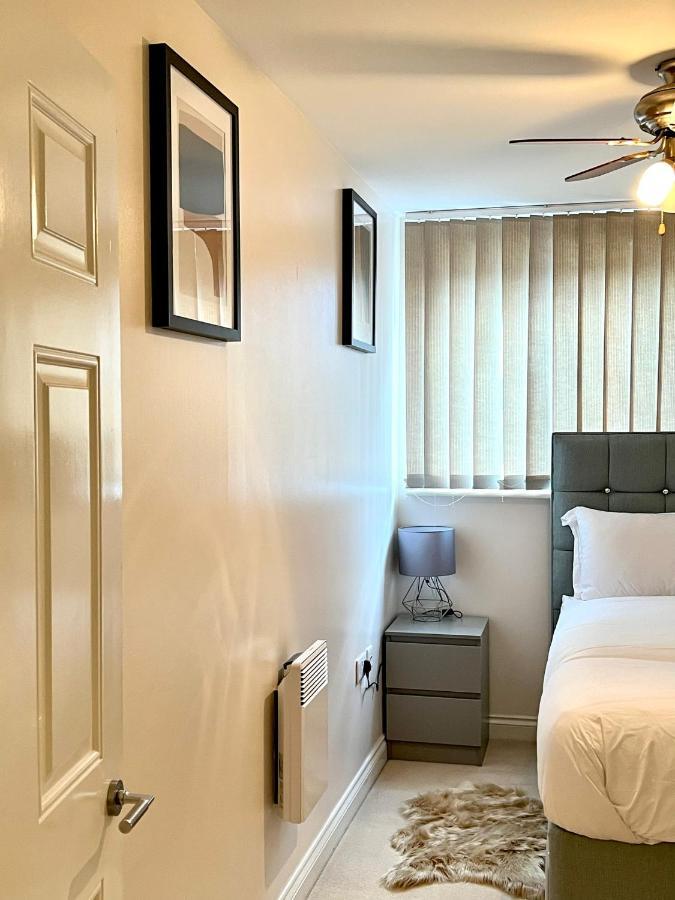Stylish Luxe Apartment هارلو المظهر الخارجي الصورة