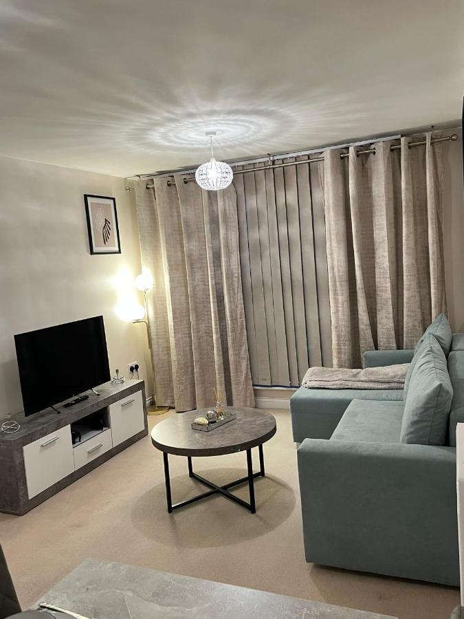 Stylish Luxe Apartment هارلو المظهر الخارجي الصورة